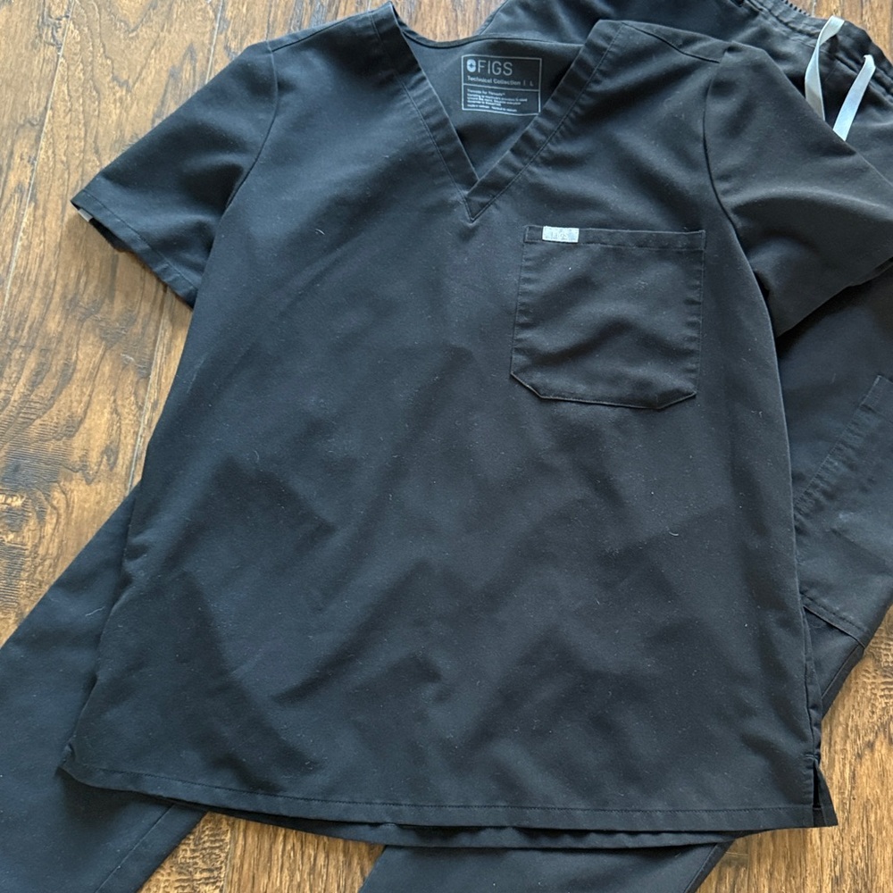 Figs Black Technical Collection Scrub Top, size large top and large tall pants - Picture 2 of 7